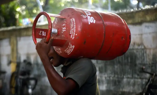 14-year-old survives poisoning from LPG gas geyser in Karnataka